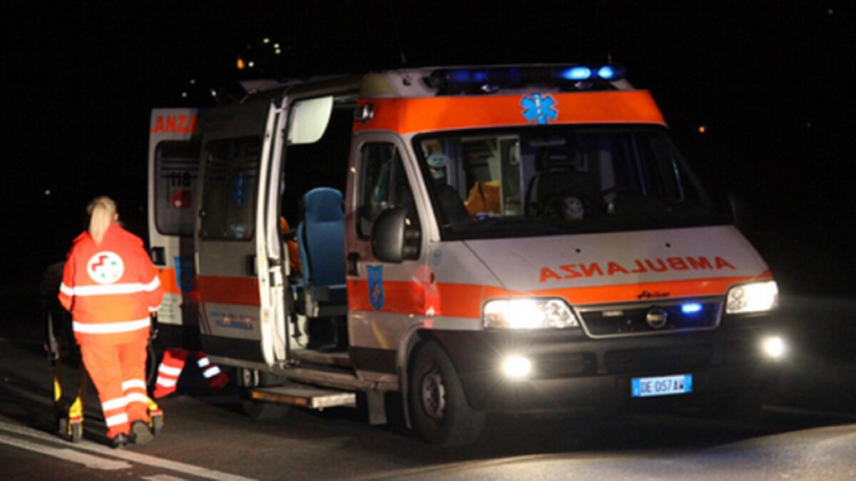 Camaiore, ciclista aggredito dal branco di notte, finisce in ospedale con una gamba rotta