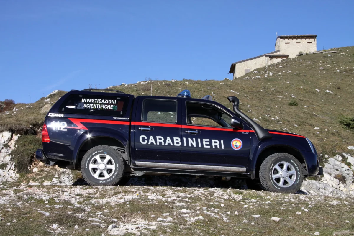 Quattro migranti trovati carbonizzati in un’auto nel Cosentino: si indaga per omicidio plurimo