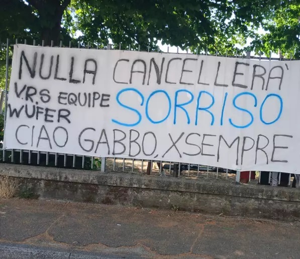 Scontro Suv-scooter, fiaccolata dei compagni di classe del 17enne