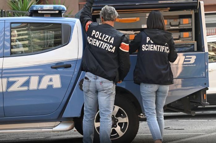 Uccide l’anziana moglie malata a colpi di pistola e poi si suicida