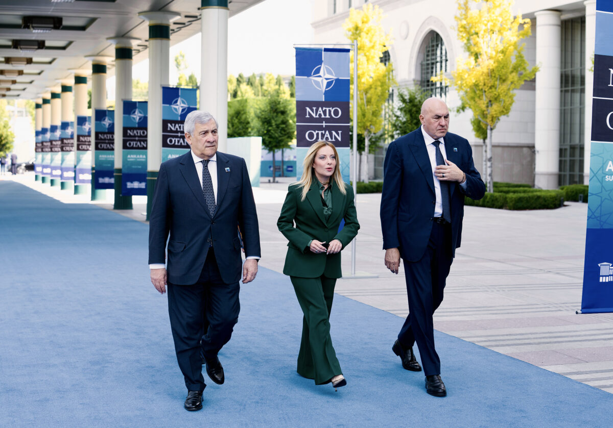 Meloni: “Rispettiamo impegni Nato ma stabiliamo noi priorità”.