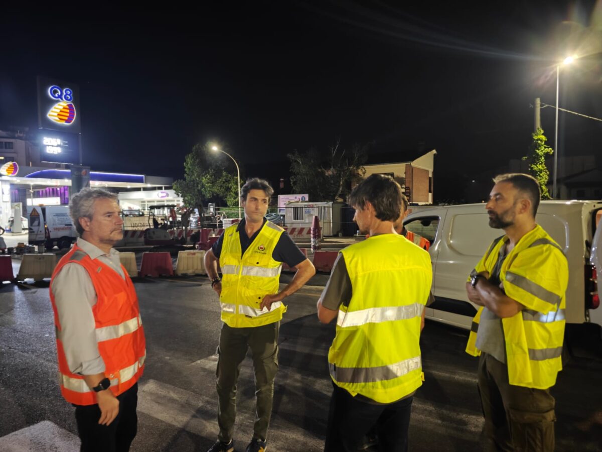 Aperta la rotatoria provvisoria all’incrocio di viale Europa e via Bandettini, sopralluogo notturno del sindaco