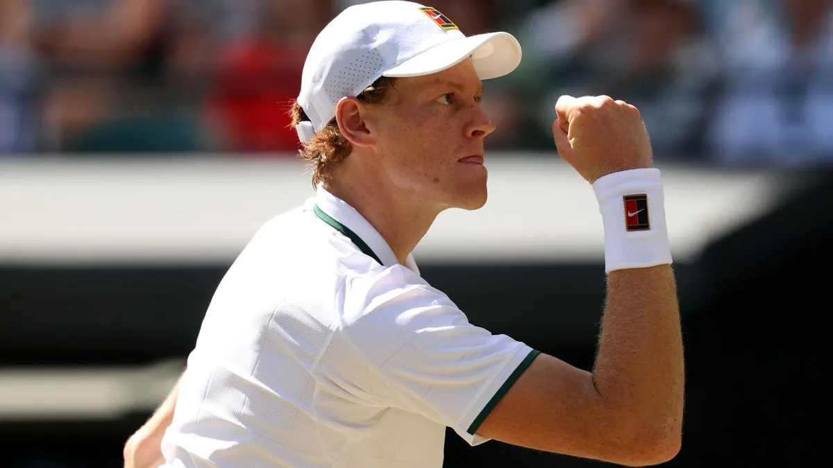 Jannik Sinner è in semifinale a Wimbledon, venerdì giocherà contro l’eterno Djokovic