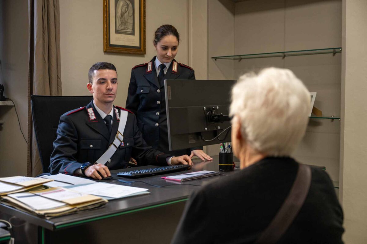 Lucca, truffe seriali tra 2025 e 2026, identificate 13 persone e giustizia per 12 vittime in provincia