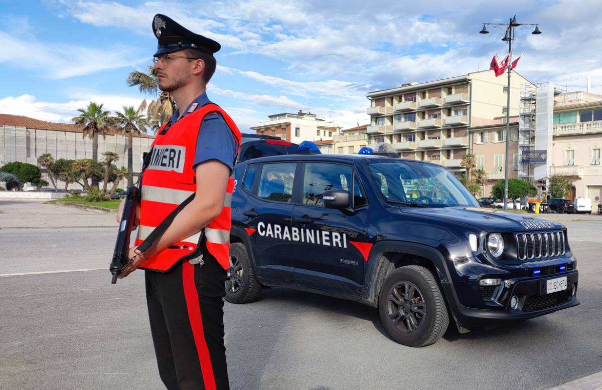 Arrestati dai carabinieri nel week end scorso un ladro in Versilia e un pusher a Lucca