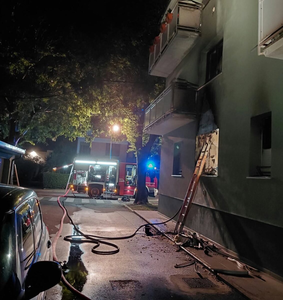 Tragedia a Lucca, fiamme nella notte in un condominio, due  morti, 13 feriti e una donna in gravi condizioni