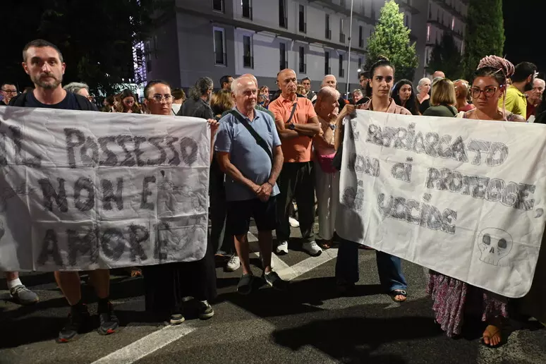 Presidio a Firenze per Lorena, la madre: “si sente l’affetto, vi ringrazio tutti”