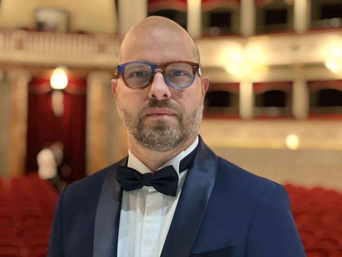L’intervista, la storia dell’artista Marco Voleri, della sua vita e dei suoi “Sintomi di felicità”