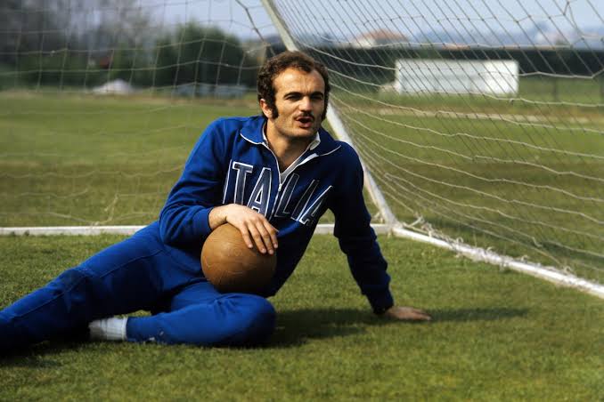 Addio a Sandro Mazzola, la bandiera dell’Inter, il campione aveva 83 anni