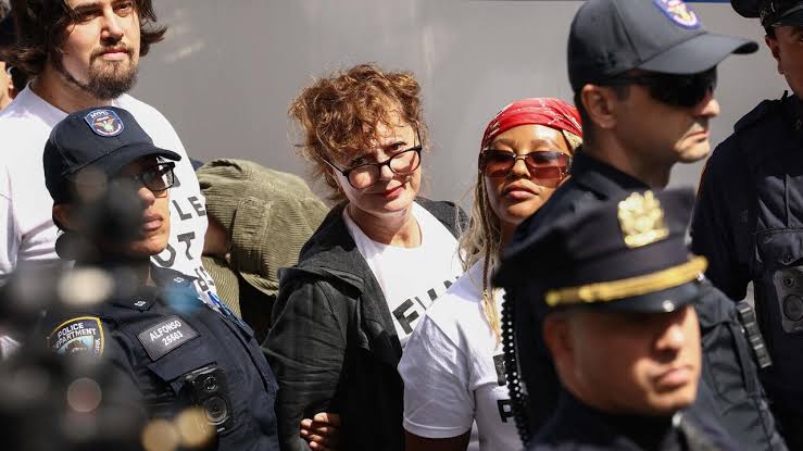 Proteste per Netanyahu all’Onu, arrestata Susan Sarandon, icona dell’attivismo da anni