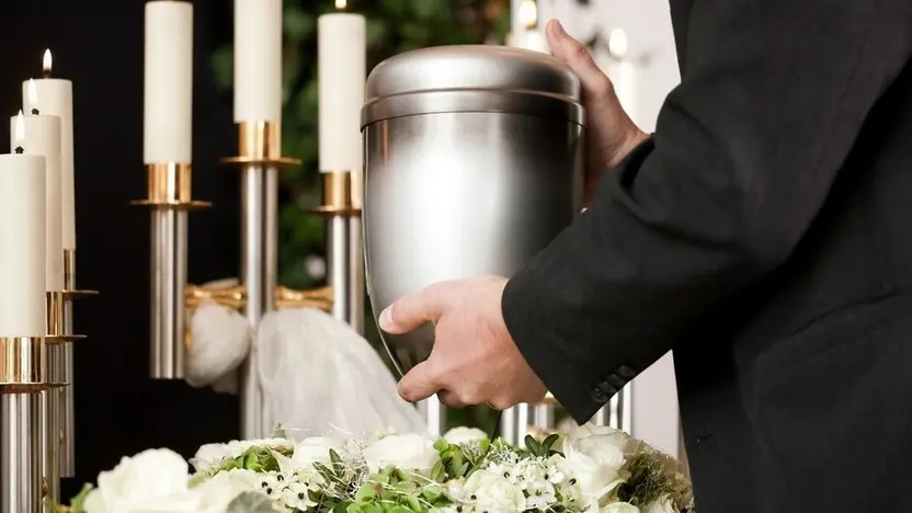 Il caso, scambio di salme all’obitorio di Firenze, salta il funerale, cremata la persona sbagliata